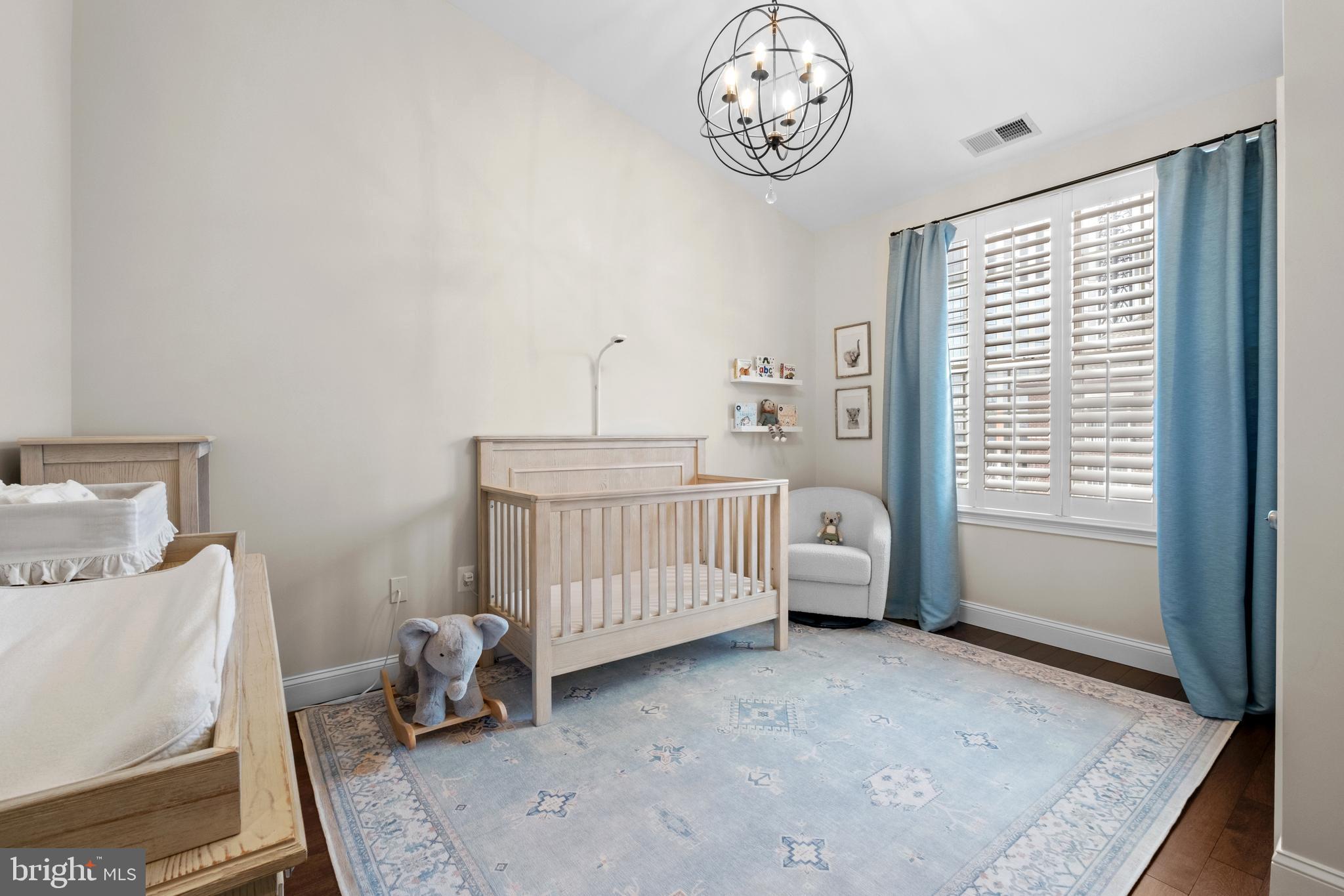 NAVAL SQUARE - Residential