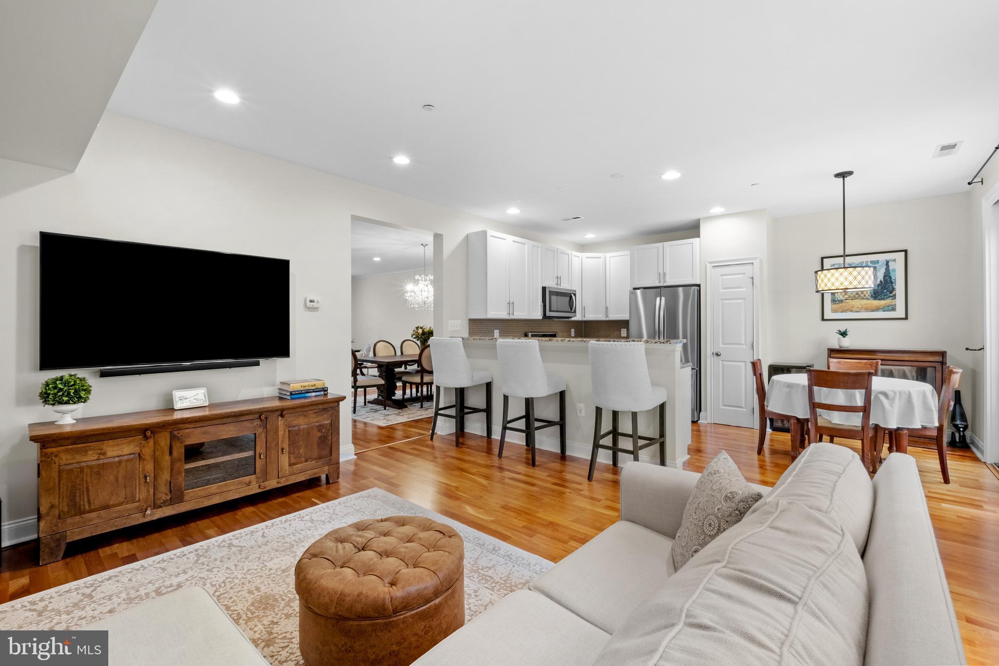 NAVAL SQUARE - Residential