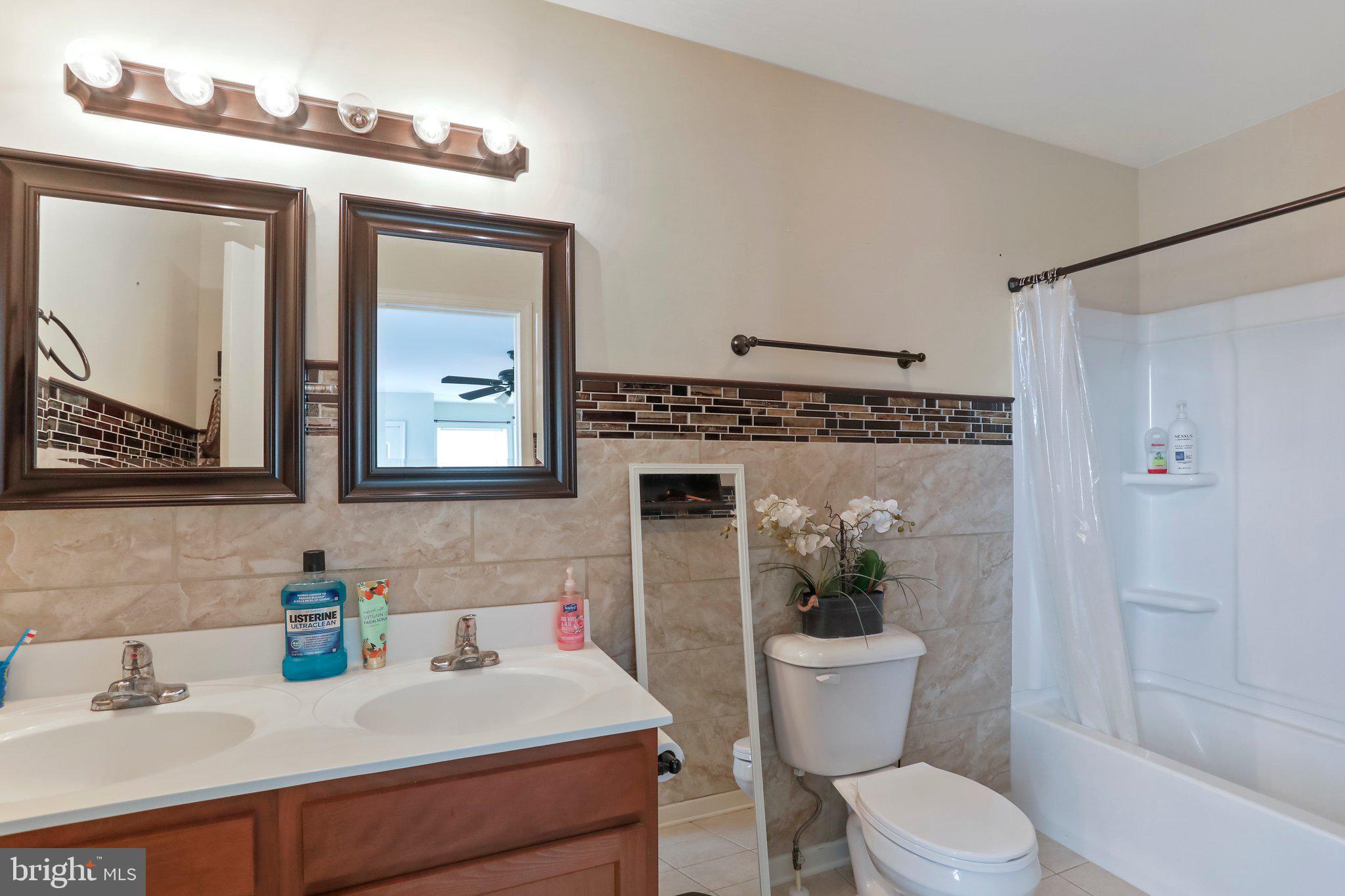 CRESTFIELD - Residential