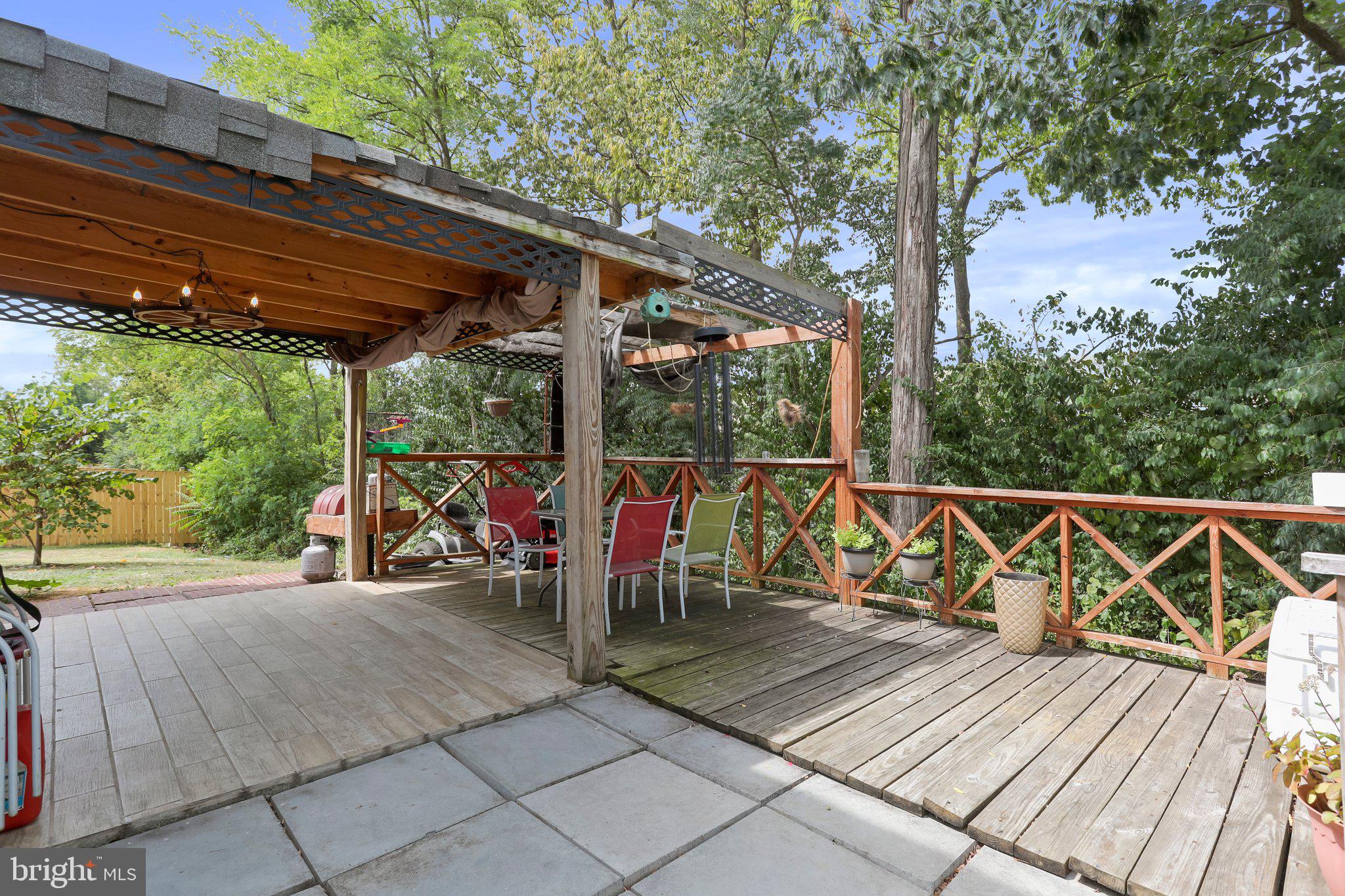 CRESTFIELD - Residential