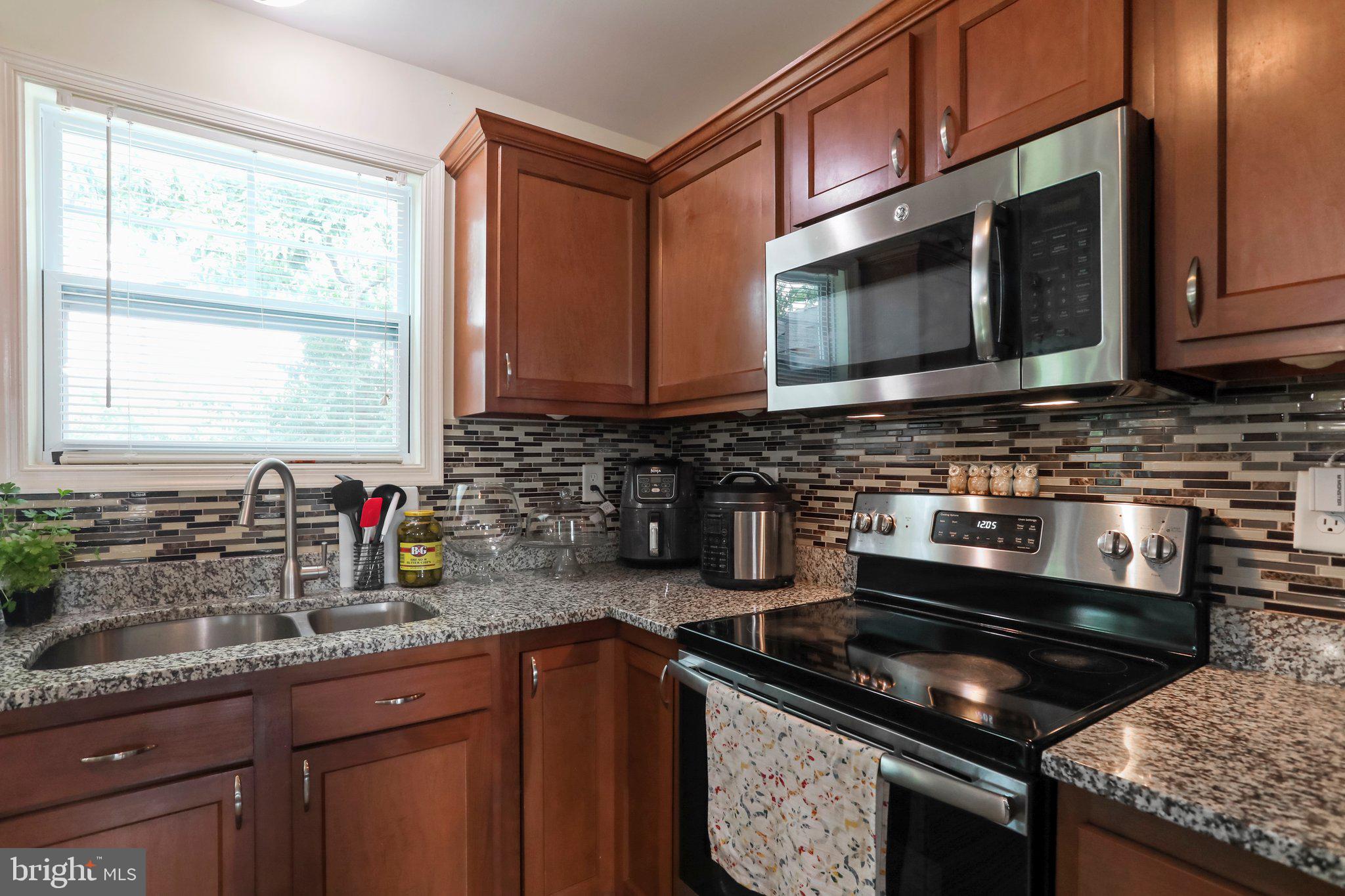 CRESTFIELD - Residential