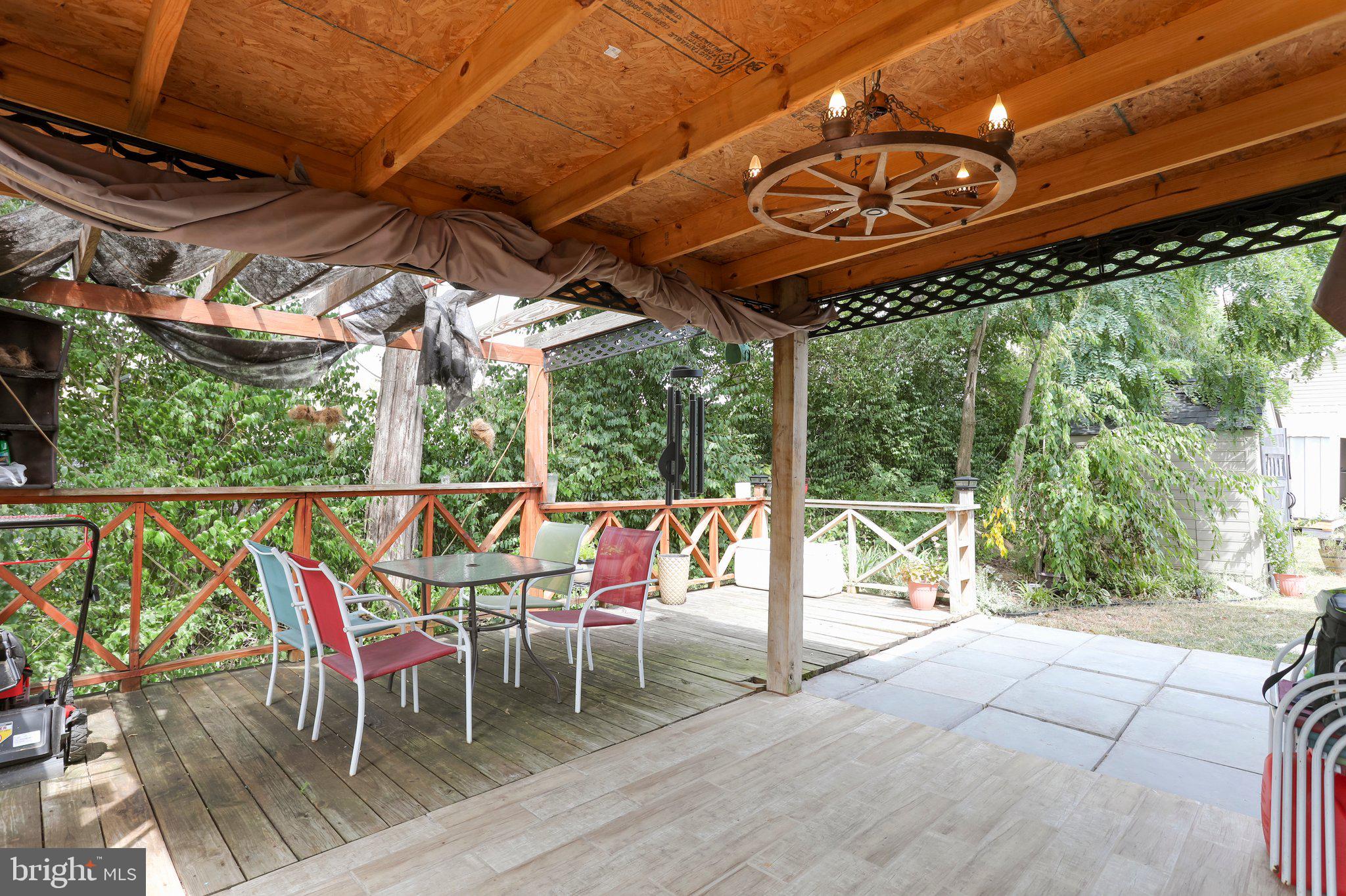 CRESTFIELD - Residential