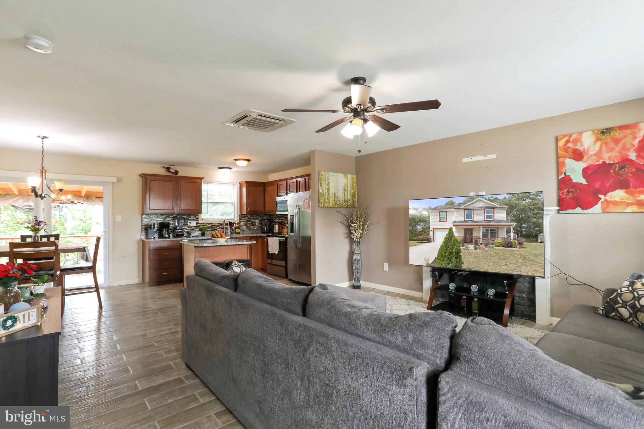 CRESTFIELD - Residential