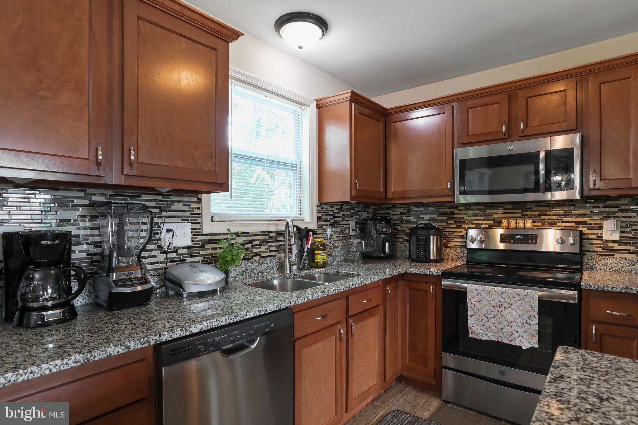 CRESTFIELD - Residential