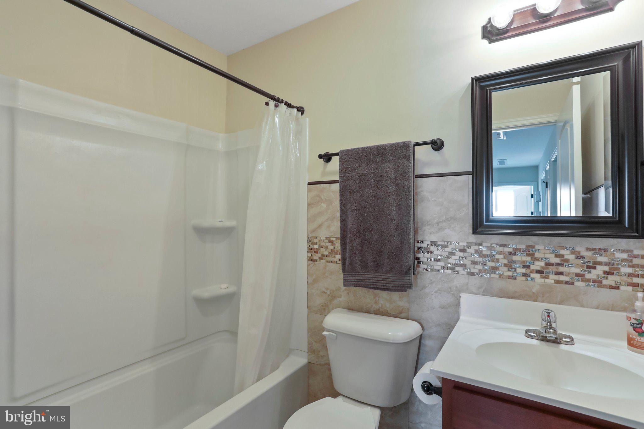 CRESTFIELD - Residential