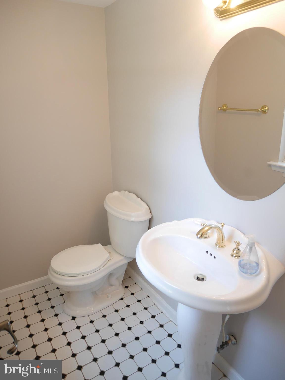 RIDGEVIEW ESTATES - Residential Lease