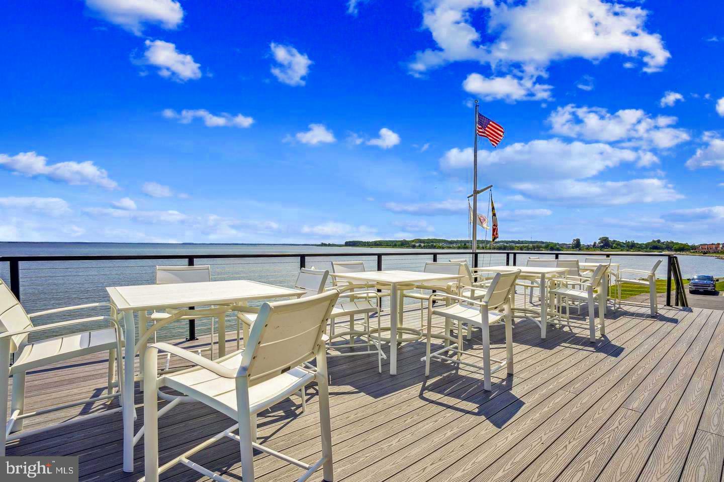 QUEENS LANDING - Residential