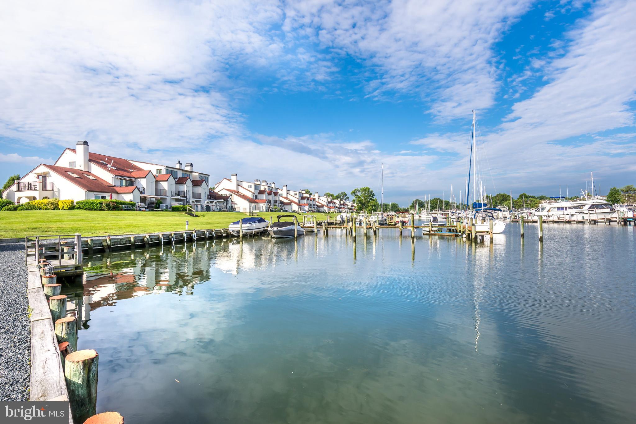 QUEENS LANDING - Residential