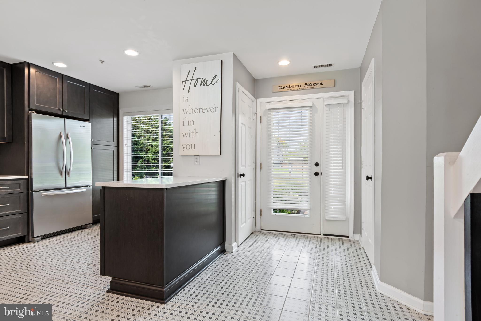 QUEENS LANDING - Residential