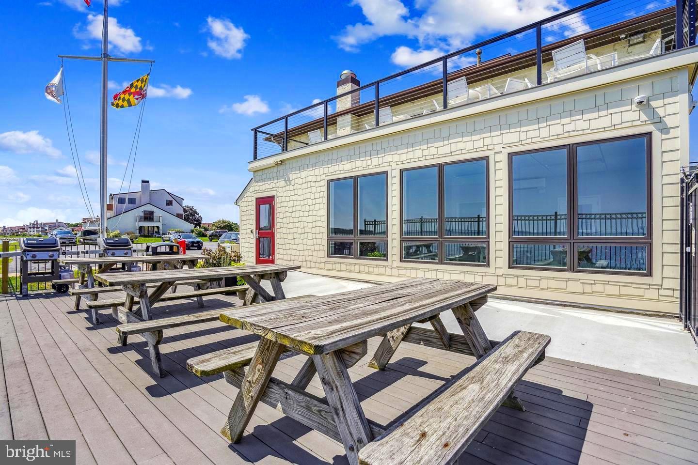 QUEENS LANDING - Residential