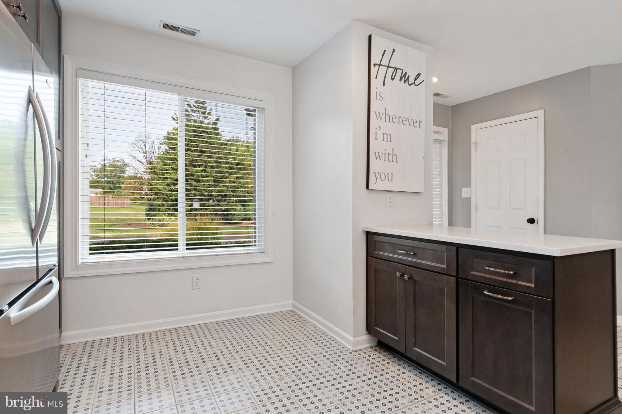 QUEENS LANDING - Residential