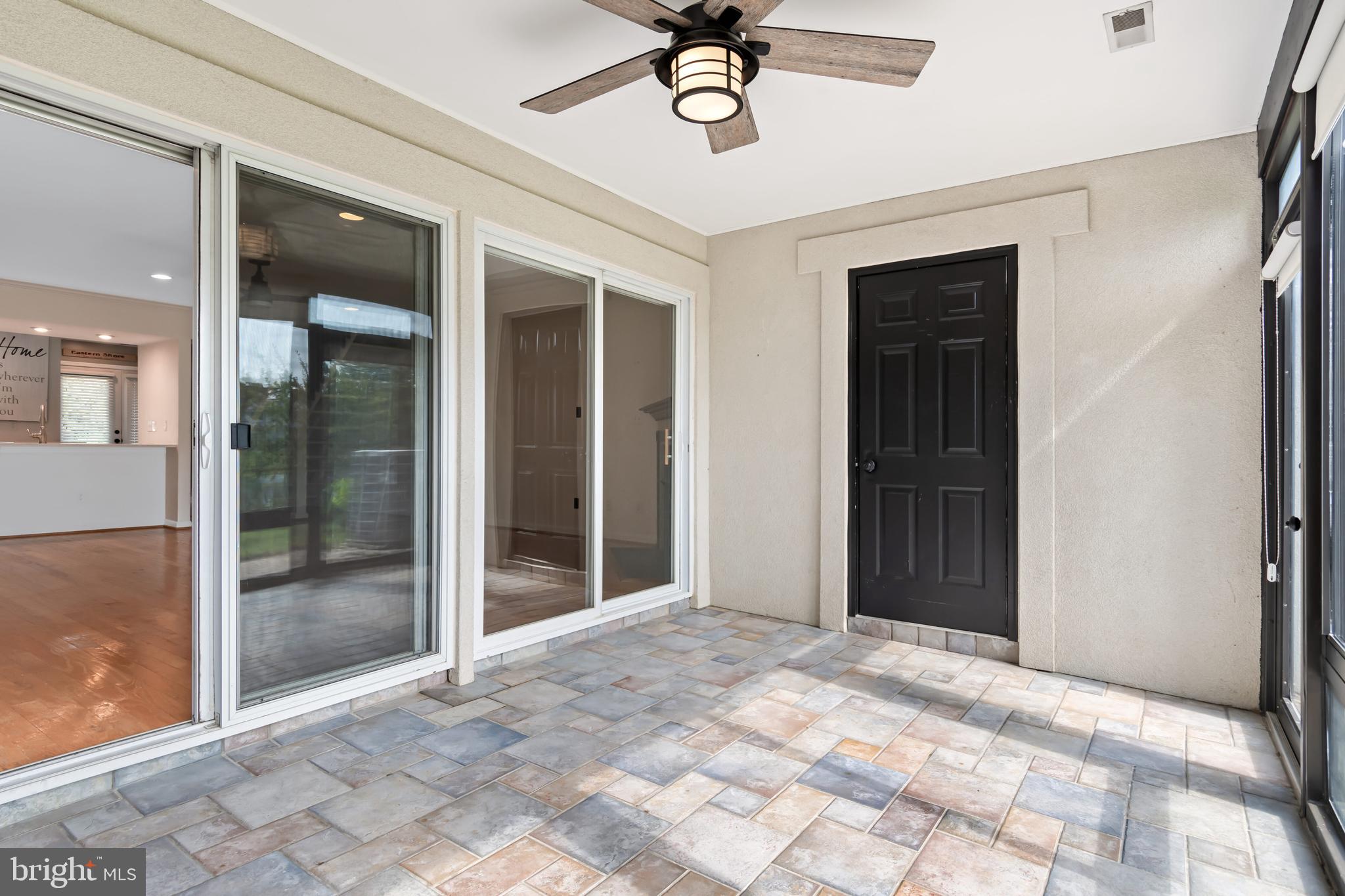 QUEENS LANDING - Residential