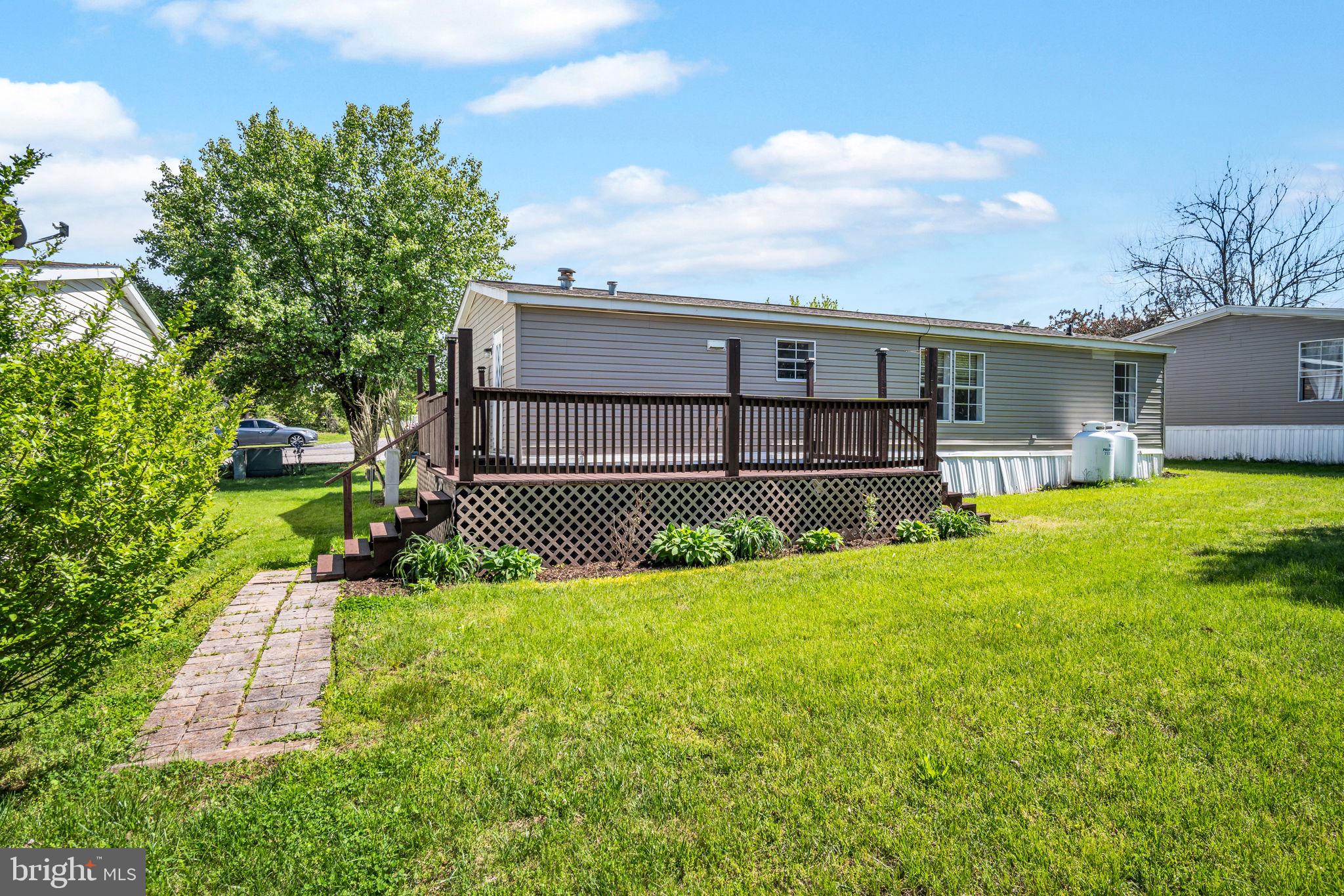 COUNTRY VIEW MANOR - Residential