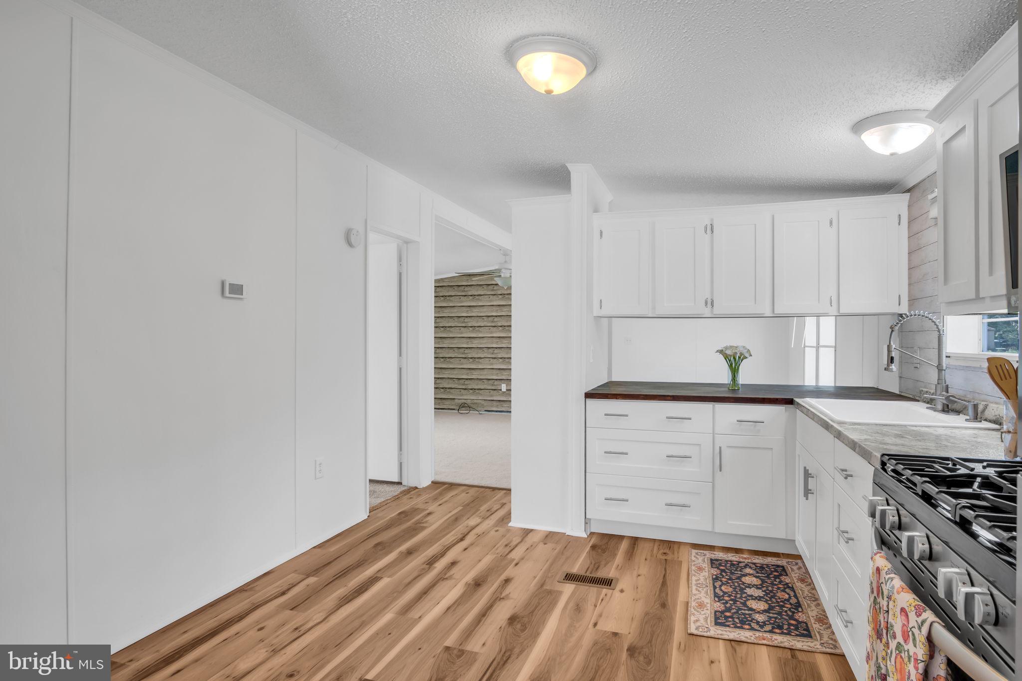 COUNTRY VIEW MANOR - Residential