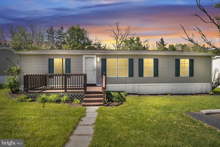 Welcome to Country View Community in the Northern York County School District! This affordable double-wide home offers comfort AND SPACE all in one. Featuring an inviting open layout perfect for both relaxing and entertaining, this home includes 3 bedrooms and 2 full baths with plenty of room for everyone to enjoy. 
Experience peaceful country living while still being conveniently located near schools, shopping, and other local amenities. Don't miss the opportunity to make this home your own!