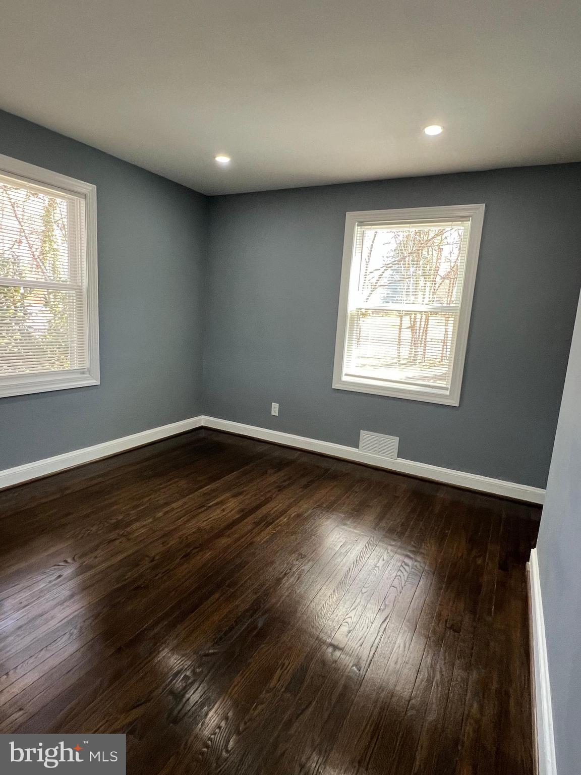 FORT WASHINGTON - Residential