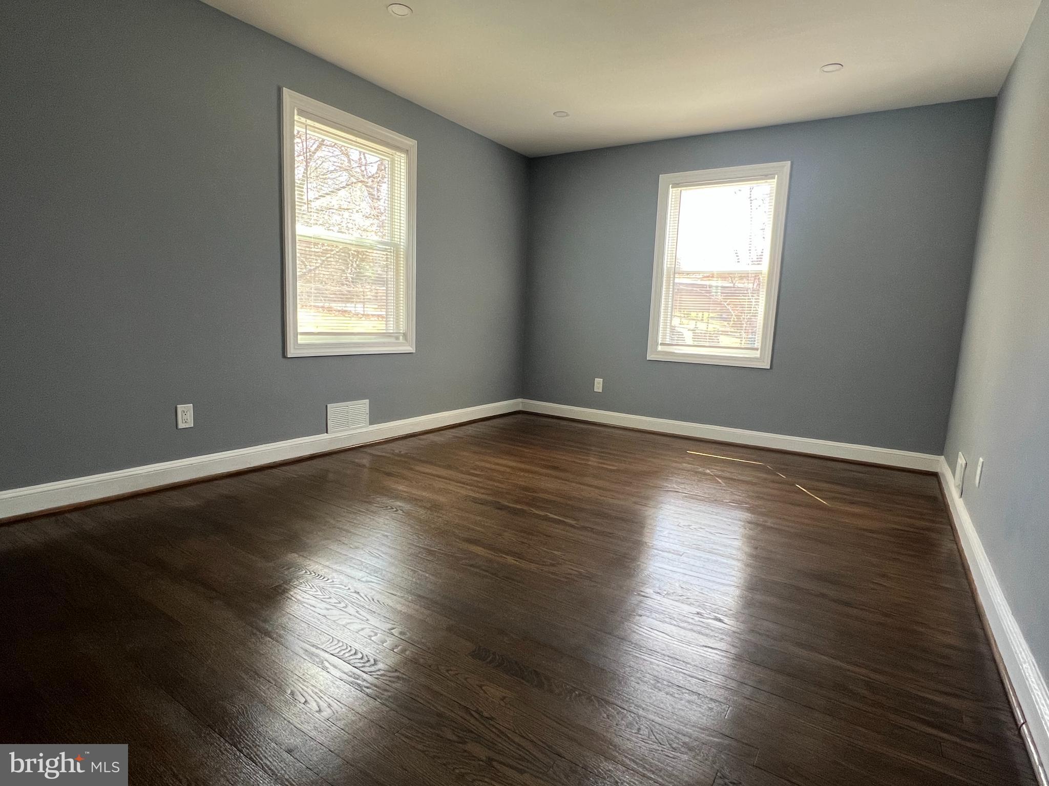 FORT WASHINGTON - Residential