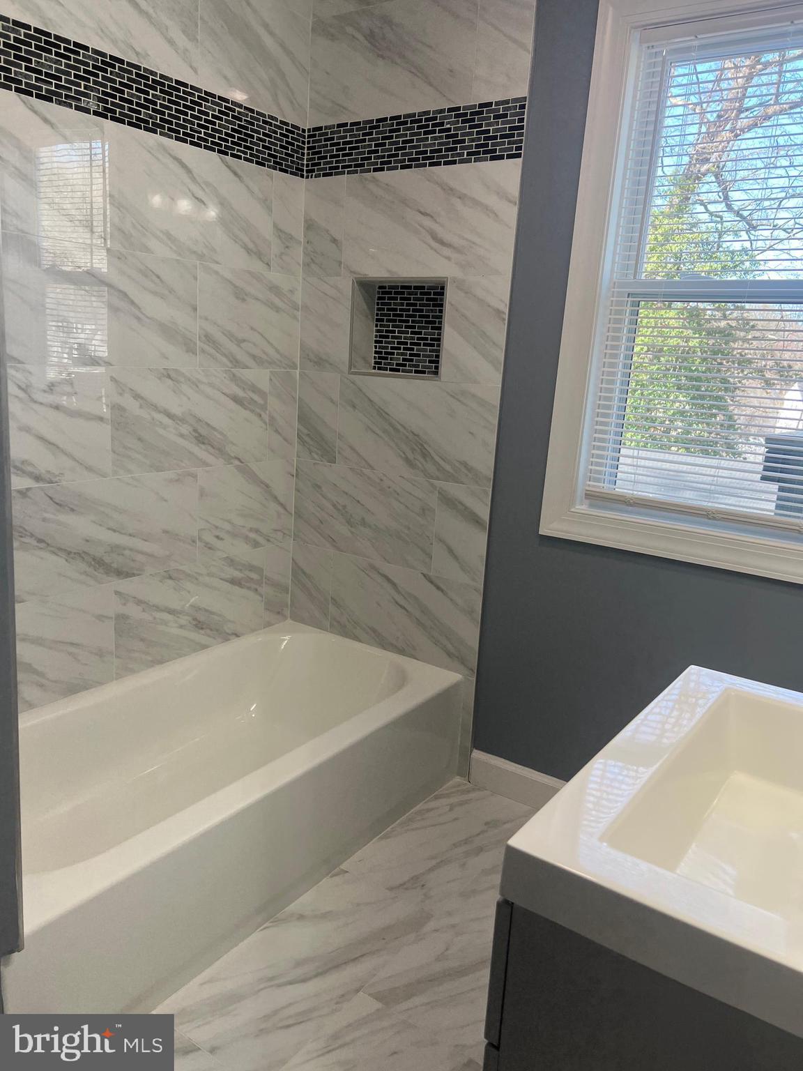 FORT WASHINGTON - Residential