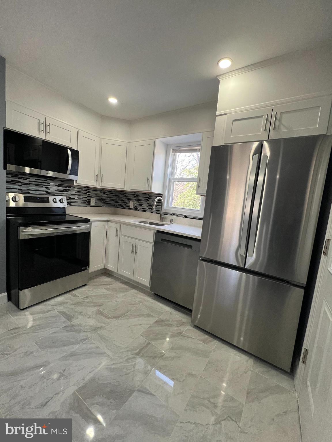 FORT WASHINGTON - Residential