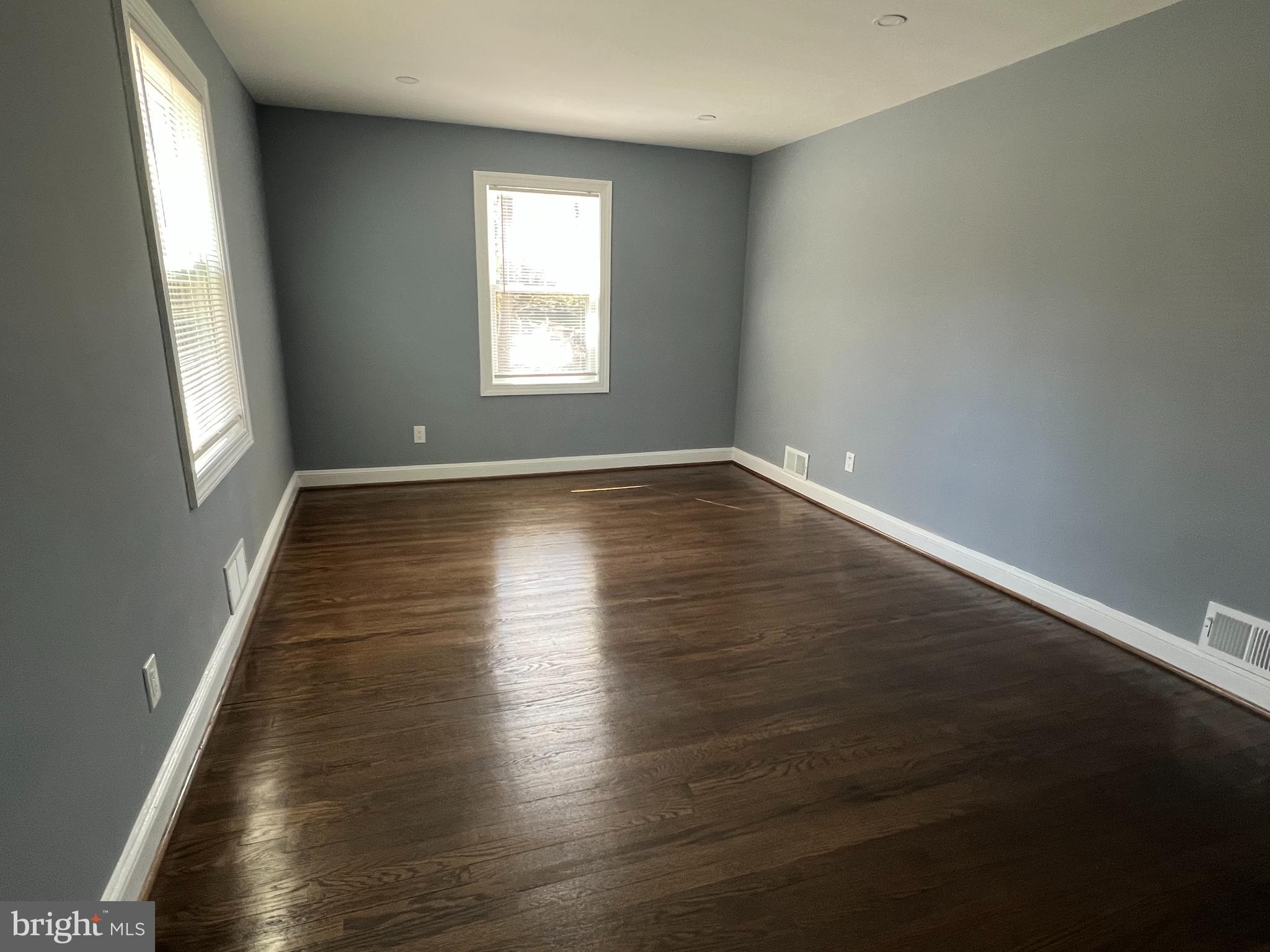 FORT WASHINGTON - Residential