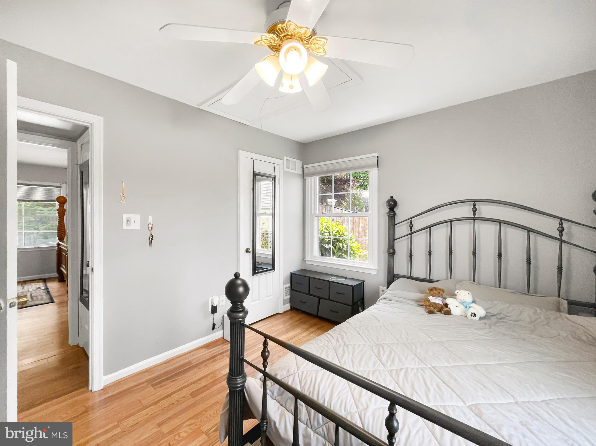 ELMWOOD MANOR - Residential