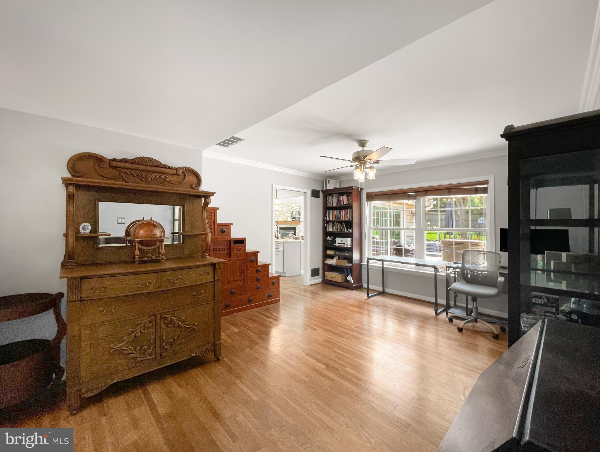 ELMWOOD MANOR - Residential