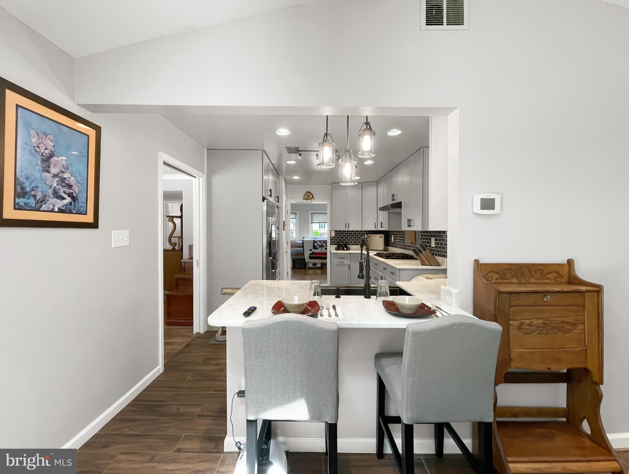 ELMWOOD MANOR - Residential