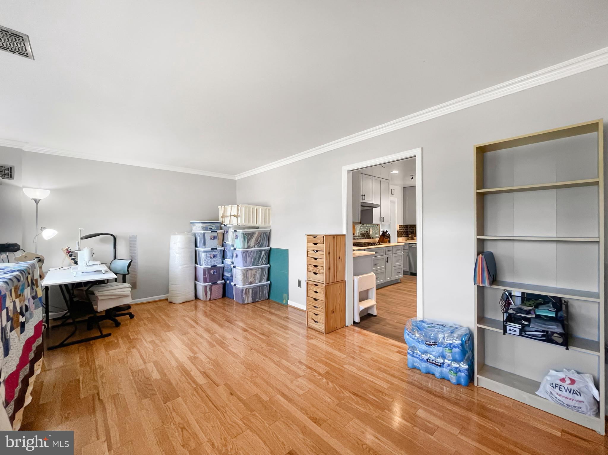 ELMWOOD MANOR - Residential