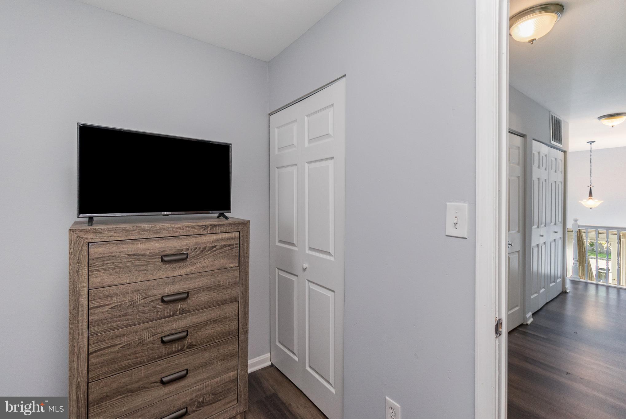 EDGEWATER VILLAGE - Residential