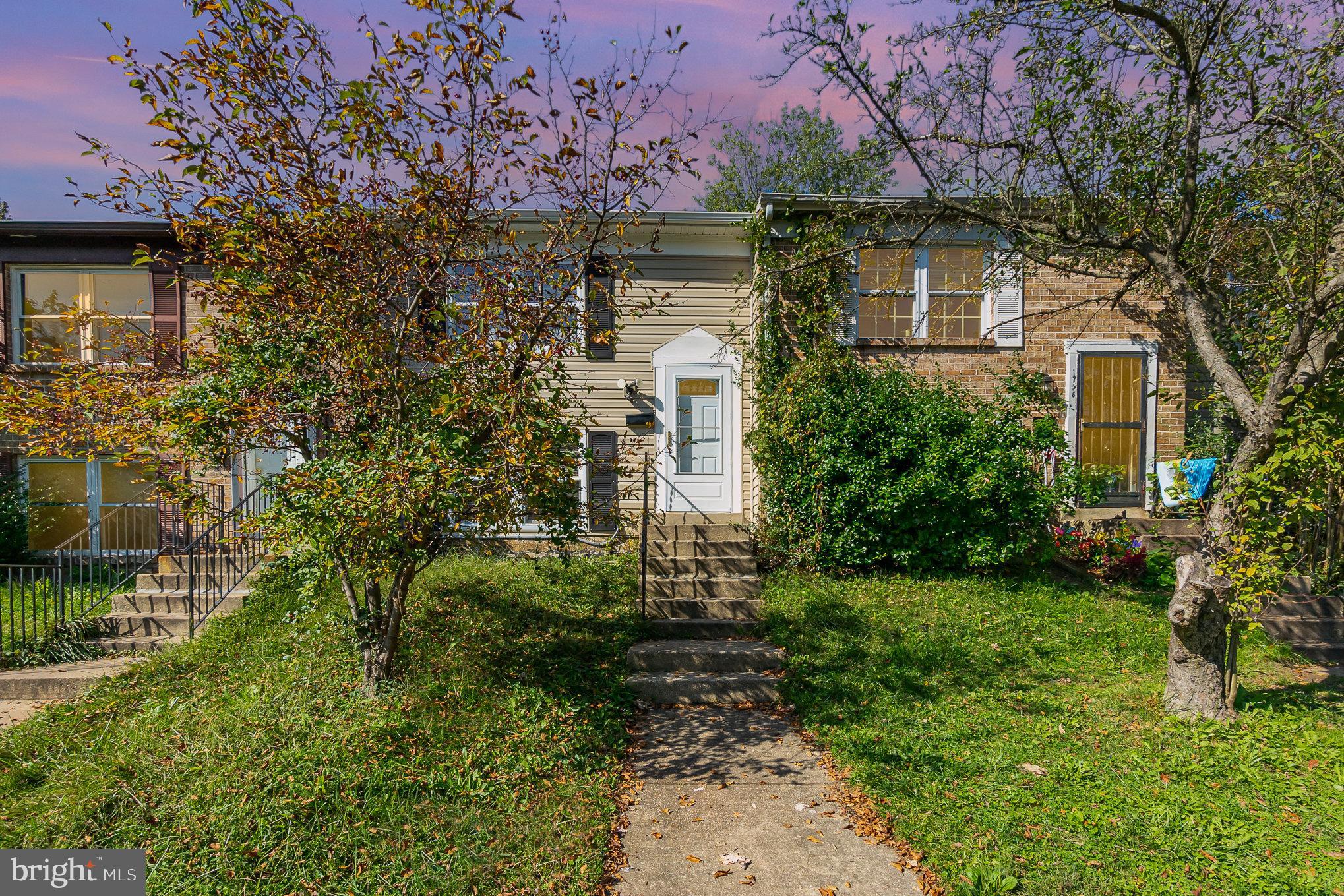 EDGEWATER VILLAGE - Residential