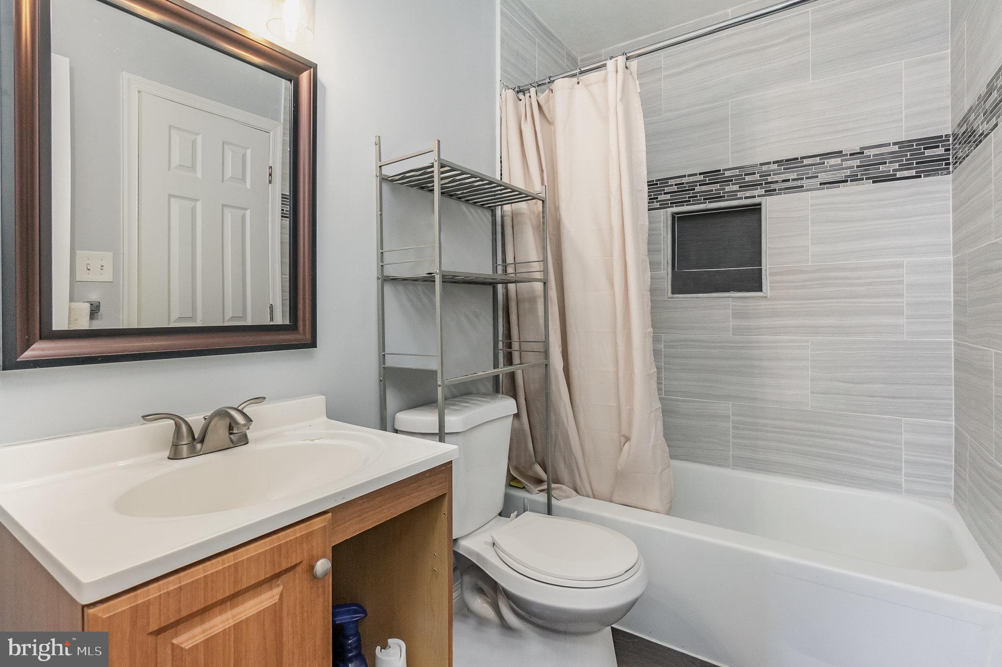 EDGEWATER VILLAGE - Residential