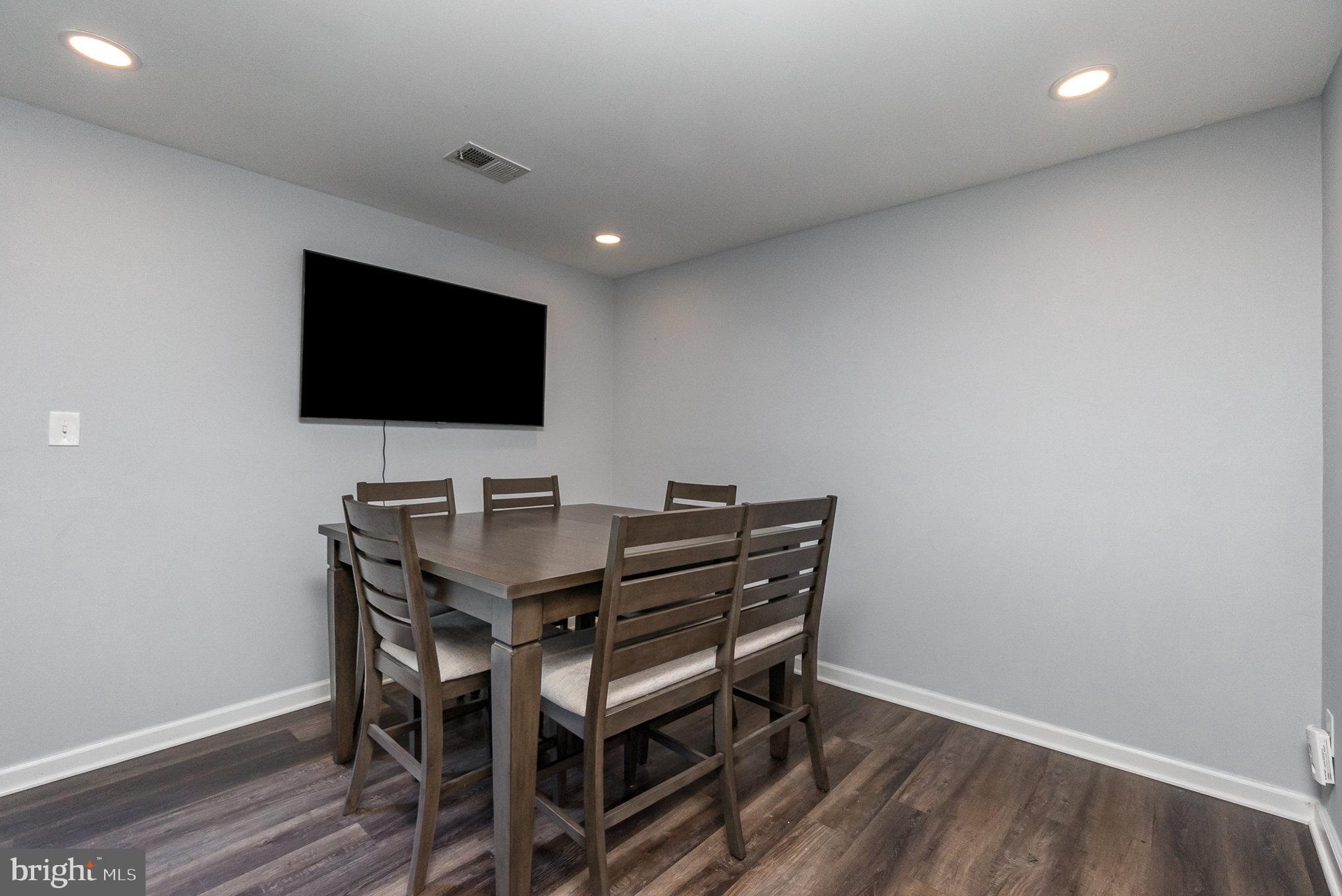 EDGEWATER VILLAGE - Residential