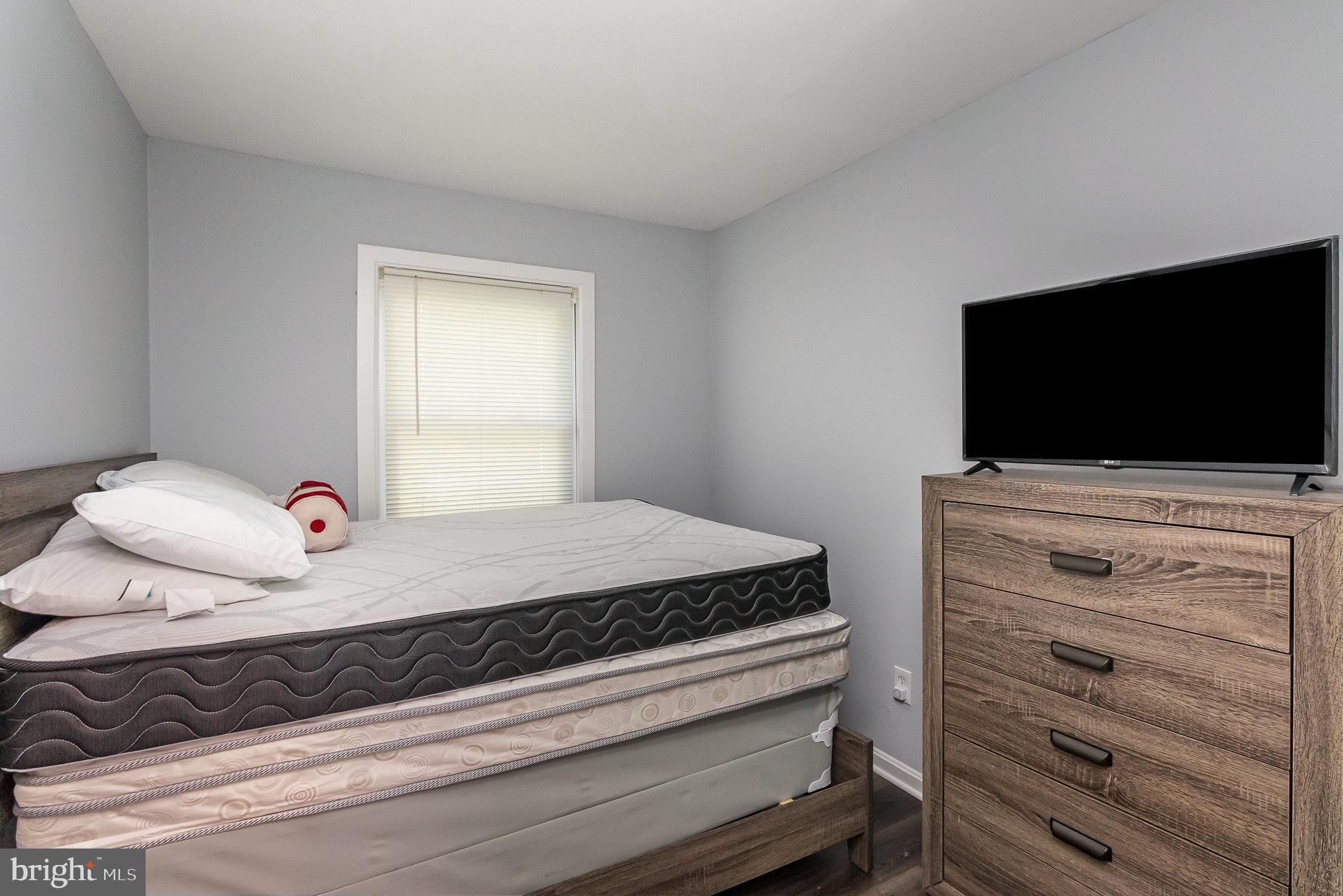 EDGEWATER VILLAGE - Residential