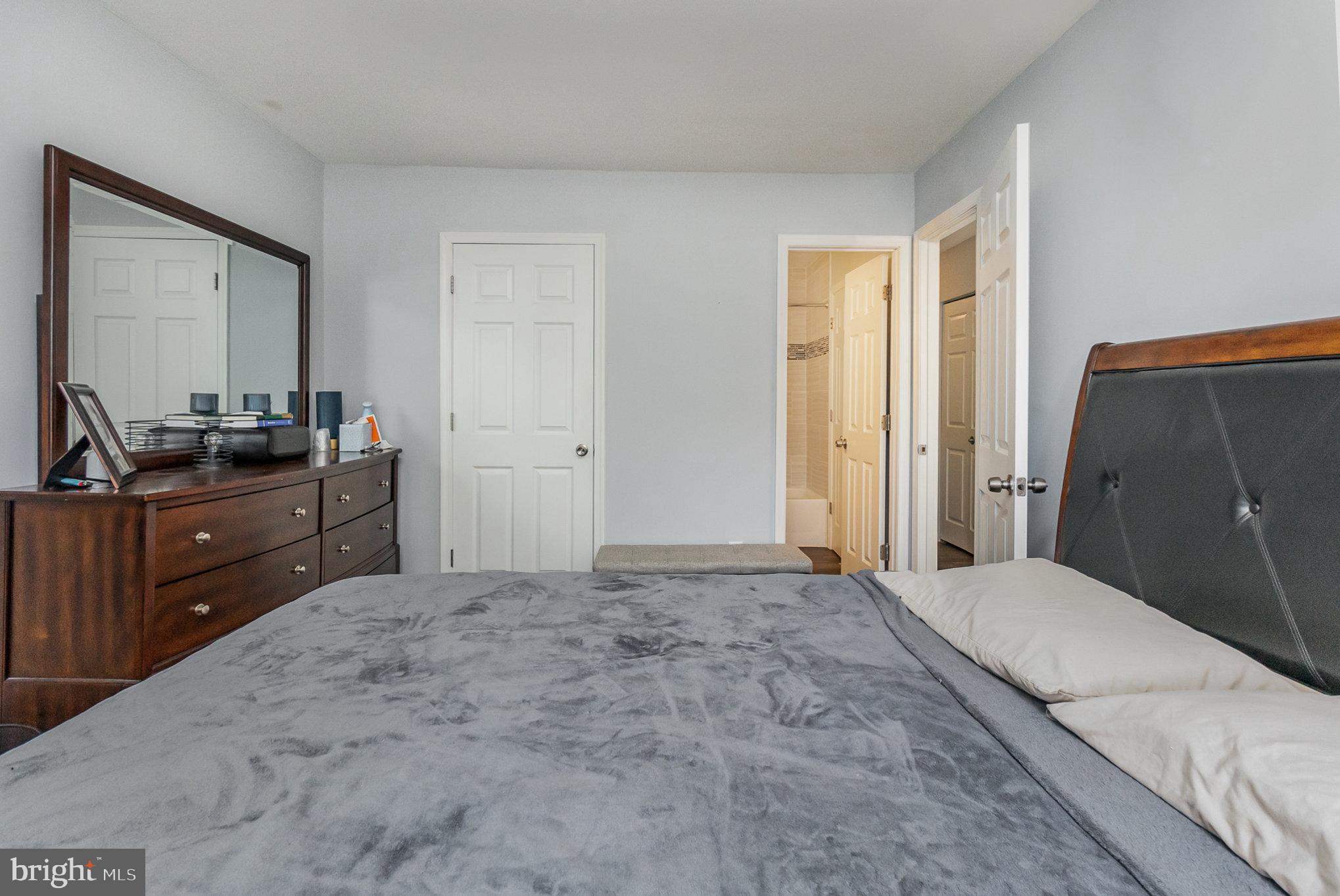 EDGEWATER VILLAGE - Residential