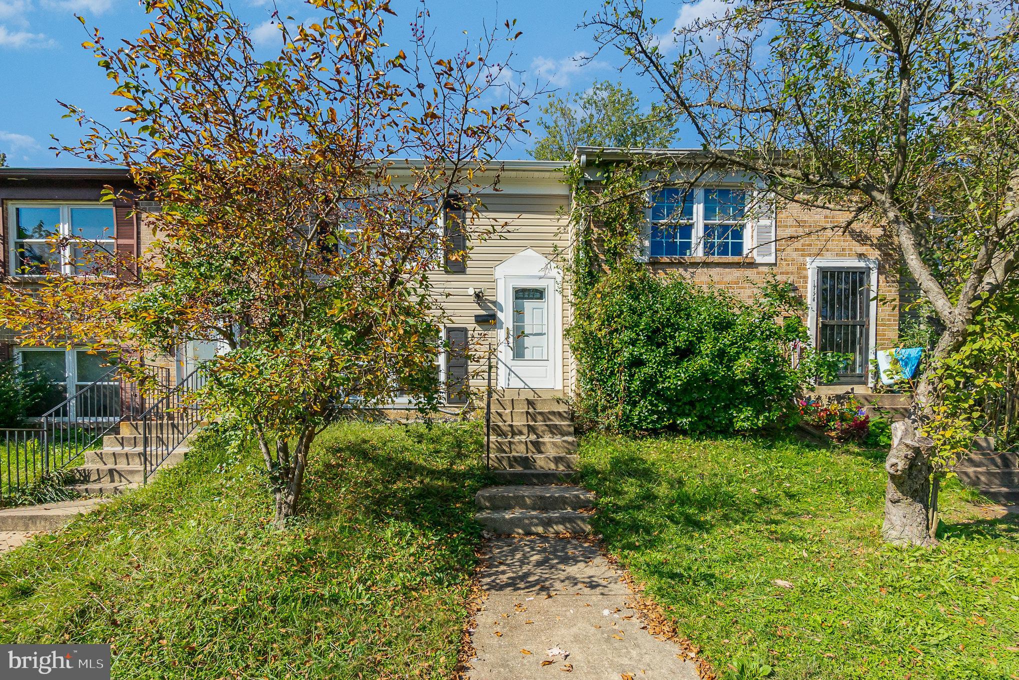 EDGEWATER VILLAGE - Residential