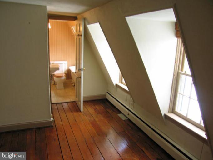 OLD TOWN - Residential Lease