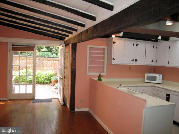 OLD TOWN - Residential Lease