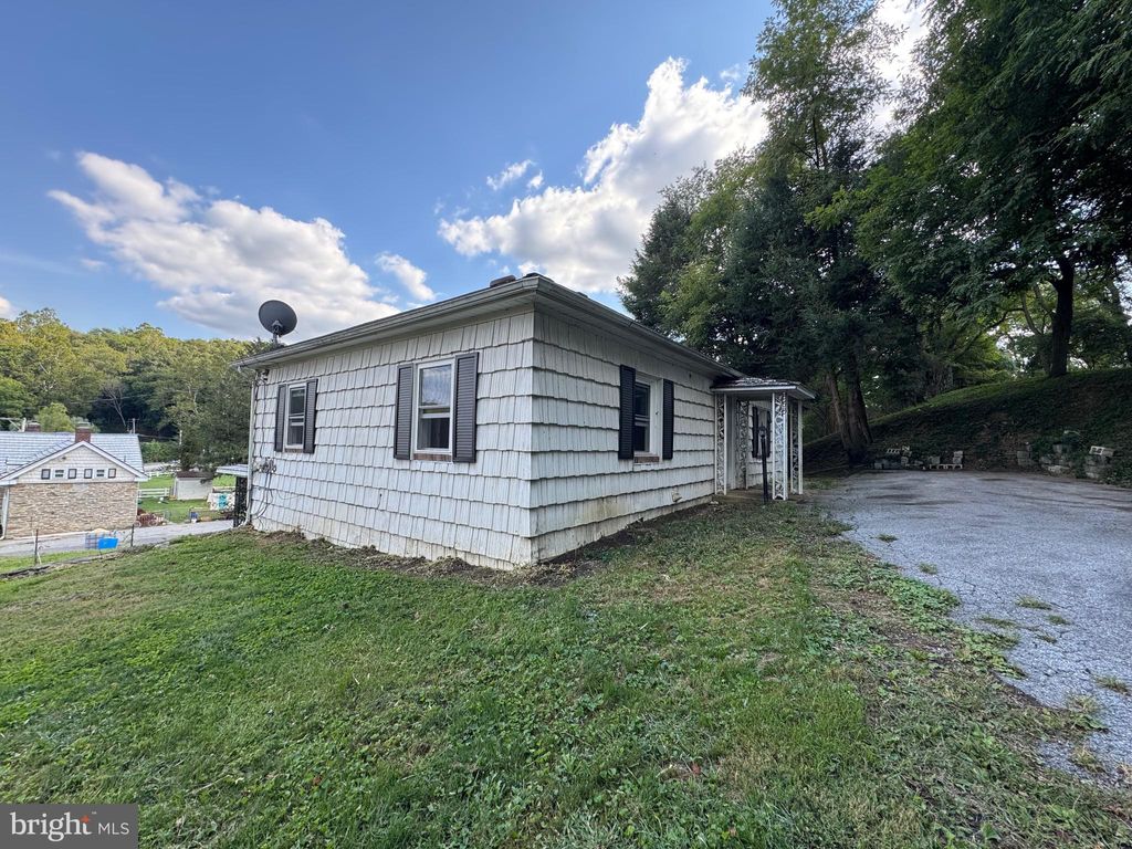 Photo of 868 Ridge Road, AIRVILLE, PA 17302 (MLS # PAYK2089882)