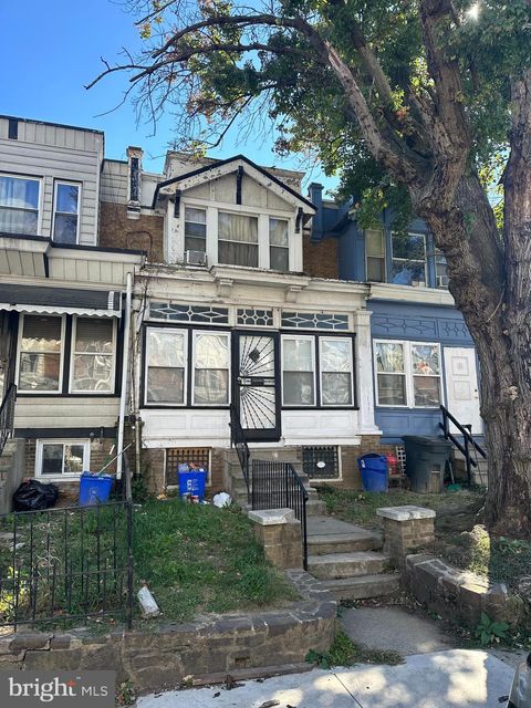 Townhouse For Sale - 162 E Tulpehocken Street<br/> PHILADELPHIA, PA 19144