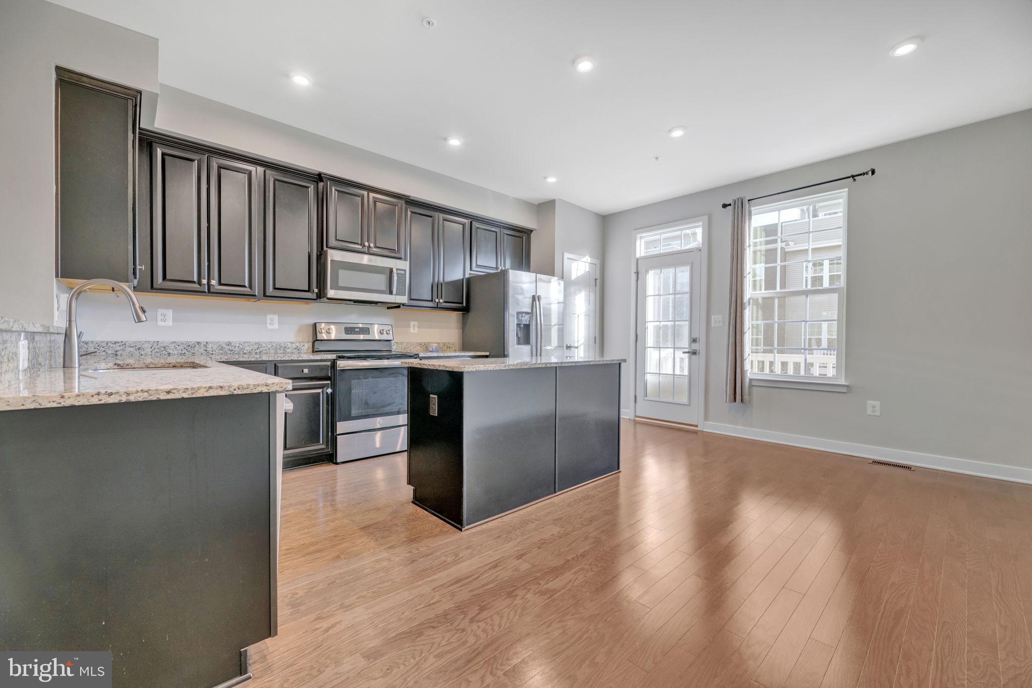 LARGO TOWN CENTER - Residential Lease