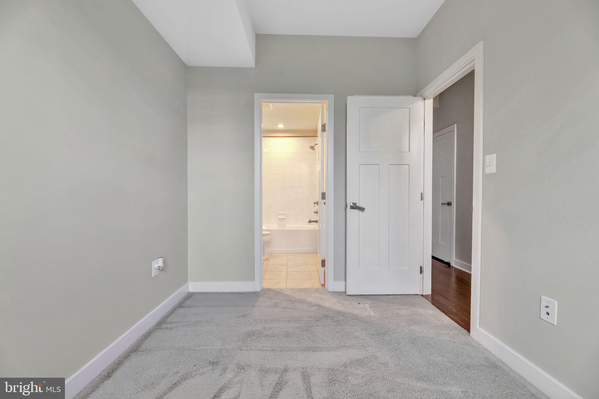 LARGO TOWN CENTER - Residential Lease