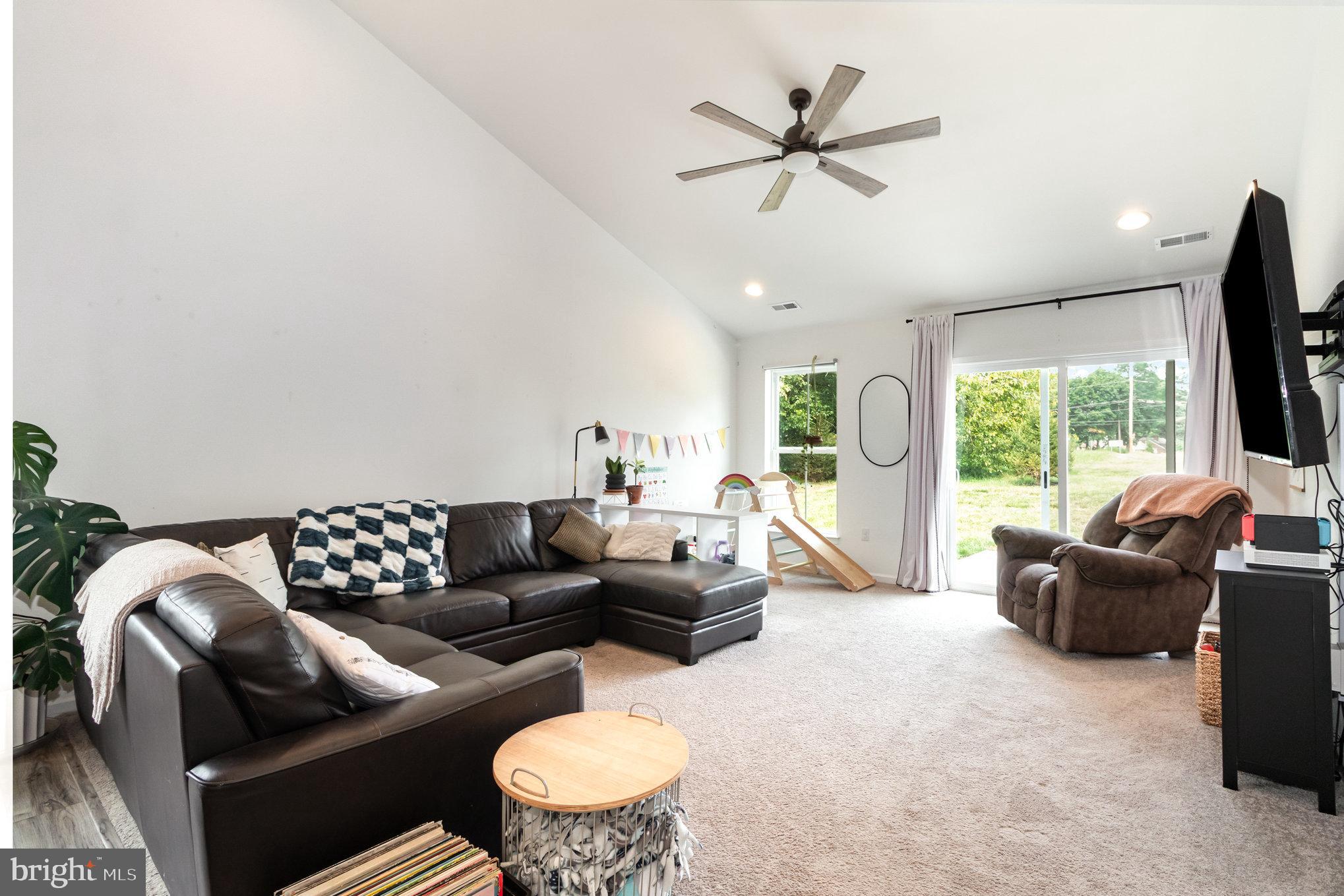 DICKINSON PLACE - Residential