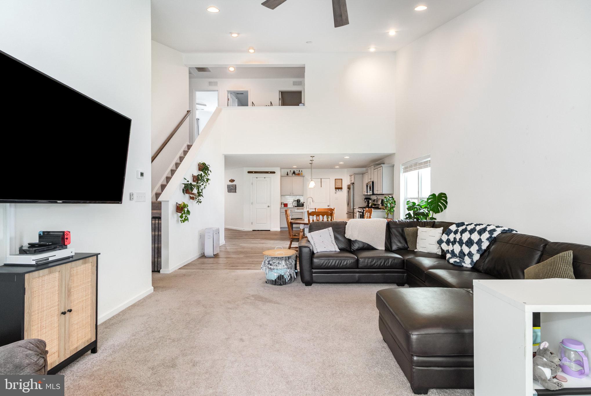 DICKINSON PLACE - Residential