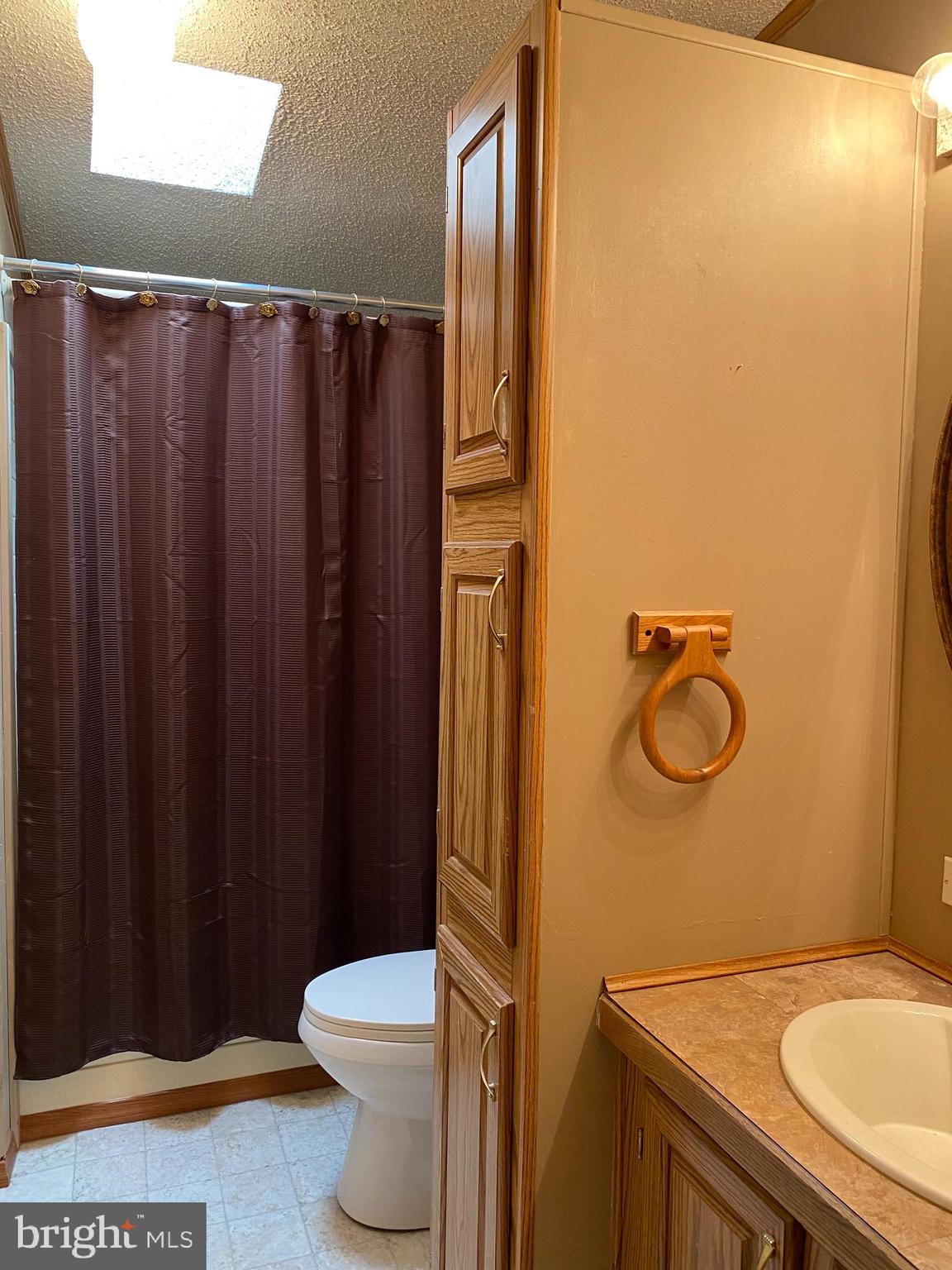 LAKEVIEW COUNTRY ESTATES - Residential