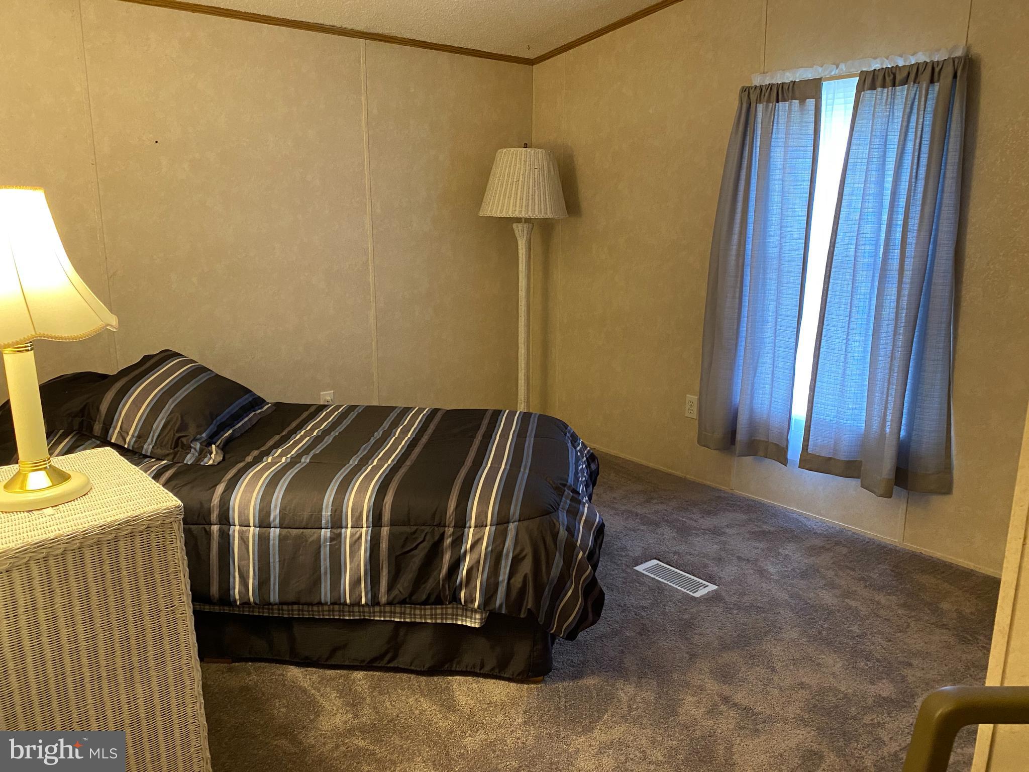 LAKEVIEW COUNTRY ESTATES - Residential