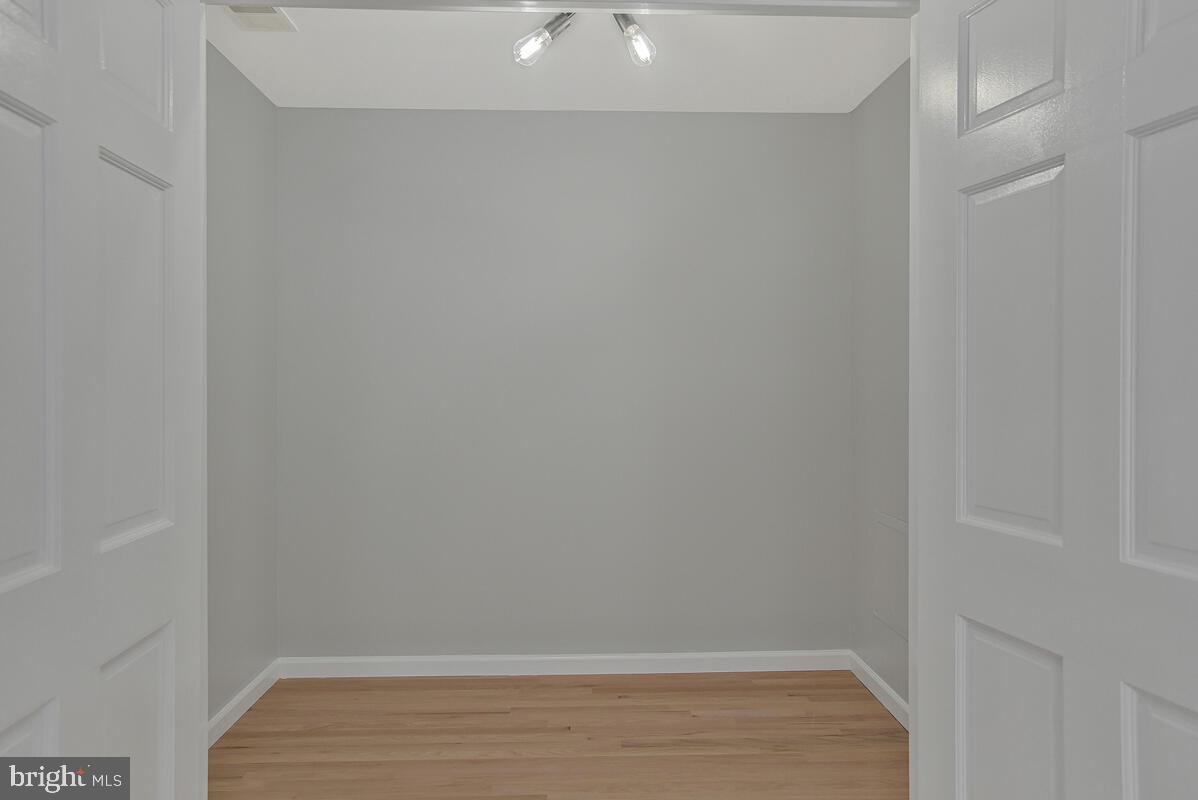 OLDE COUNTRY ESTATES - Residential