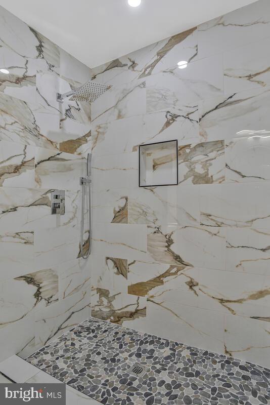 OLDE COUNTRY ESTATES - Residential