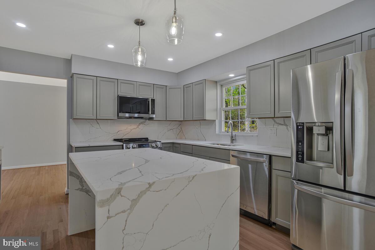 OLDE COUNTRY ESTATES - Residential