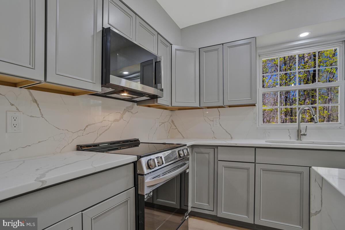 OLDE COUNTRY ESTATES - Residential