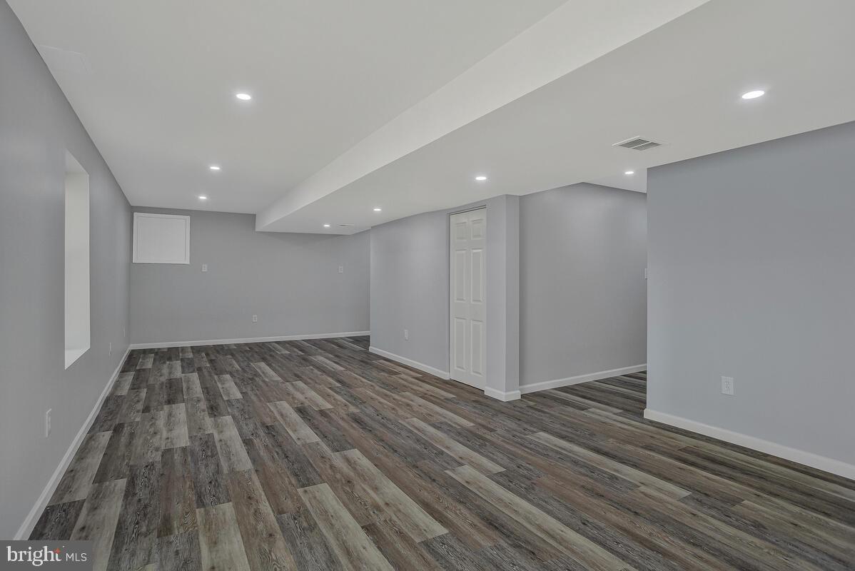 OLDE COUNTRY ESTATES - Residential